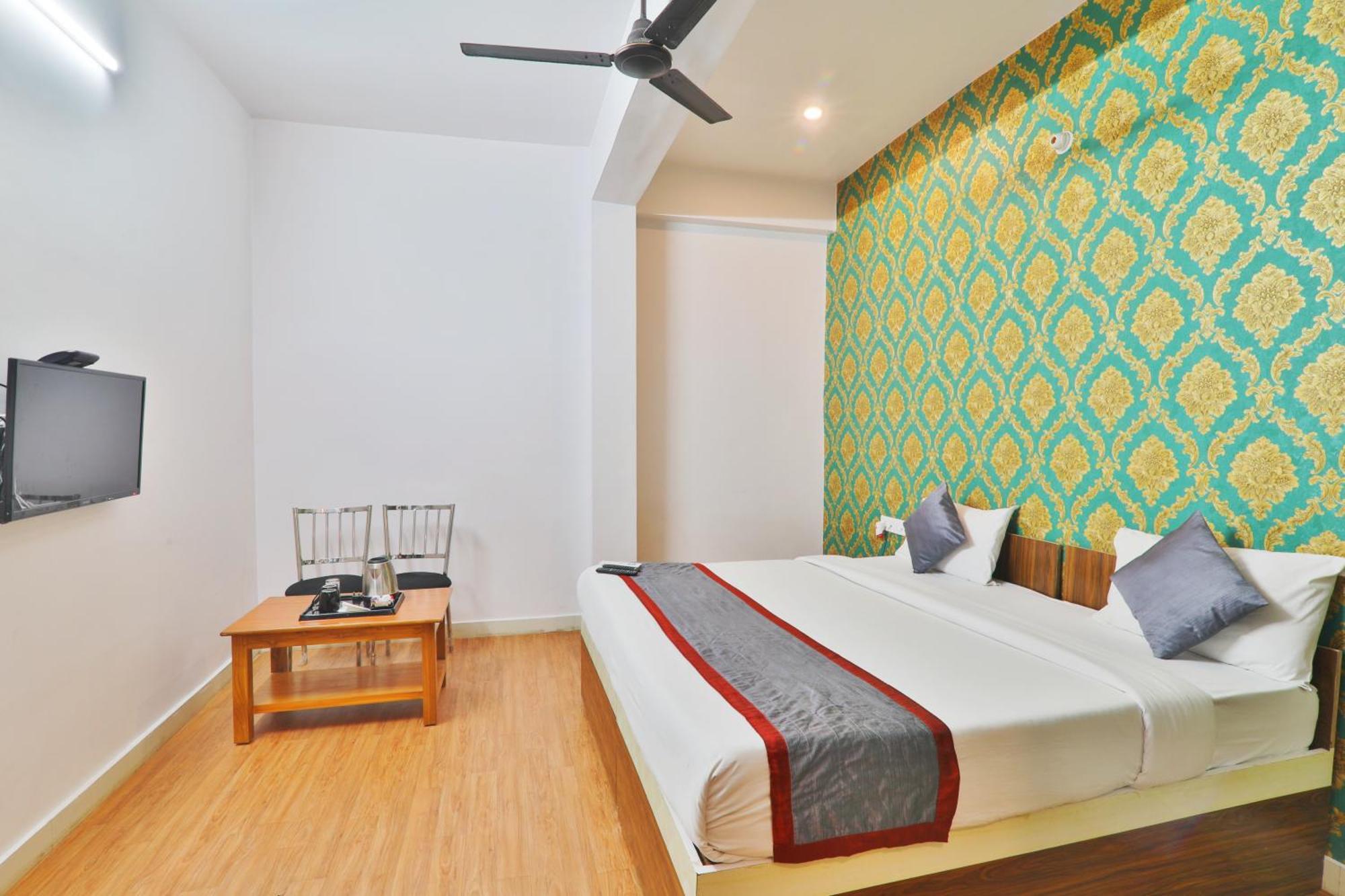 Divine Glory Hotel Lucknow Esterno foto