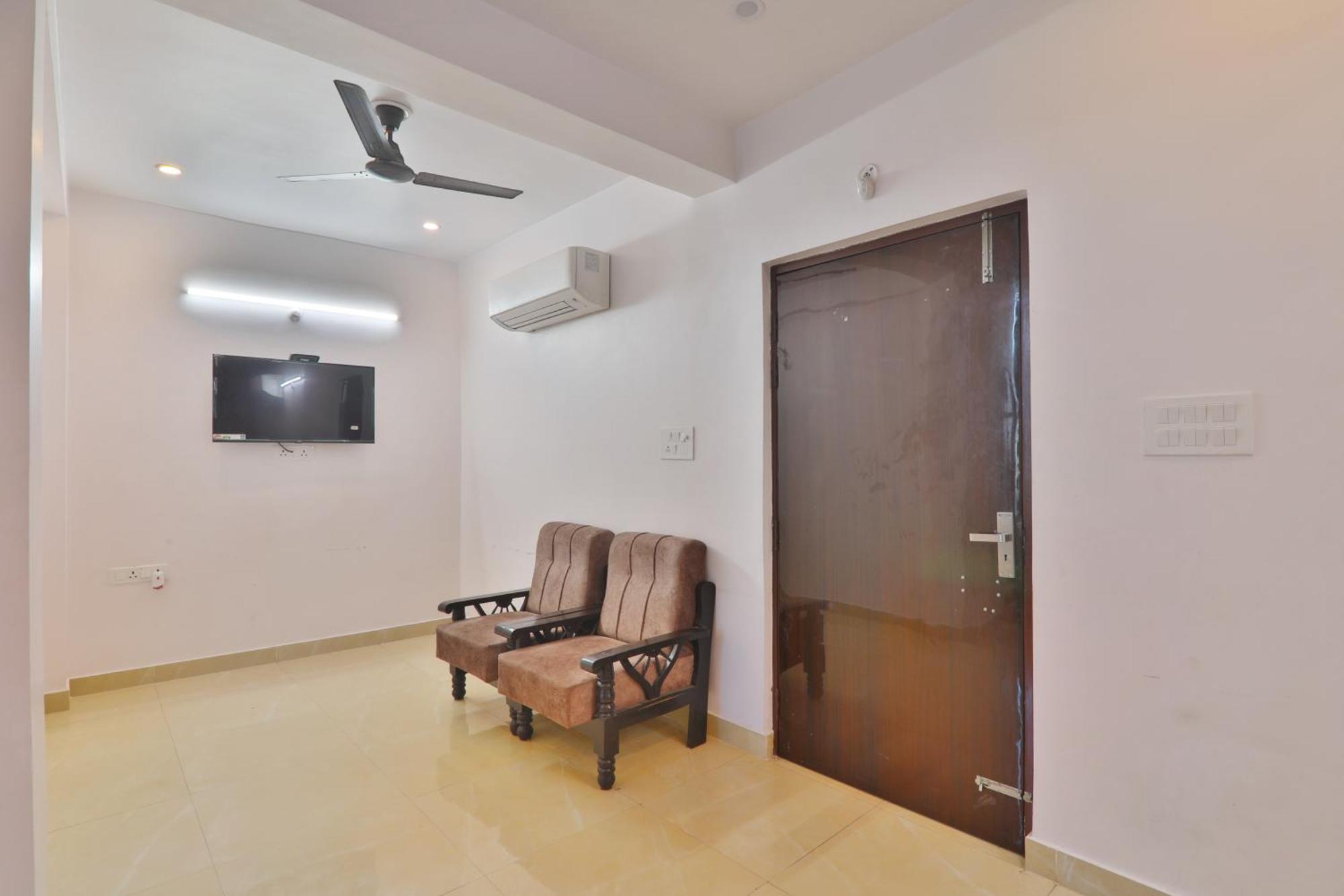 Divine Glory Hotel Lucknow Esterno foto