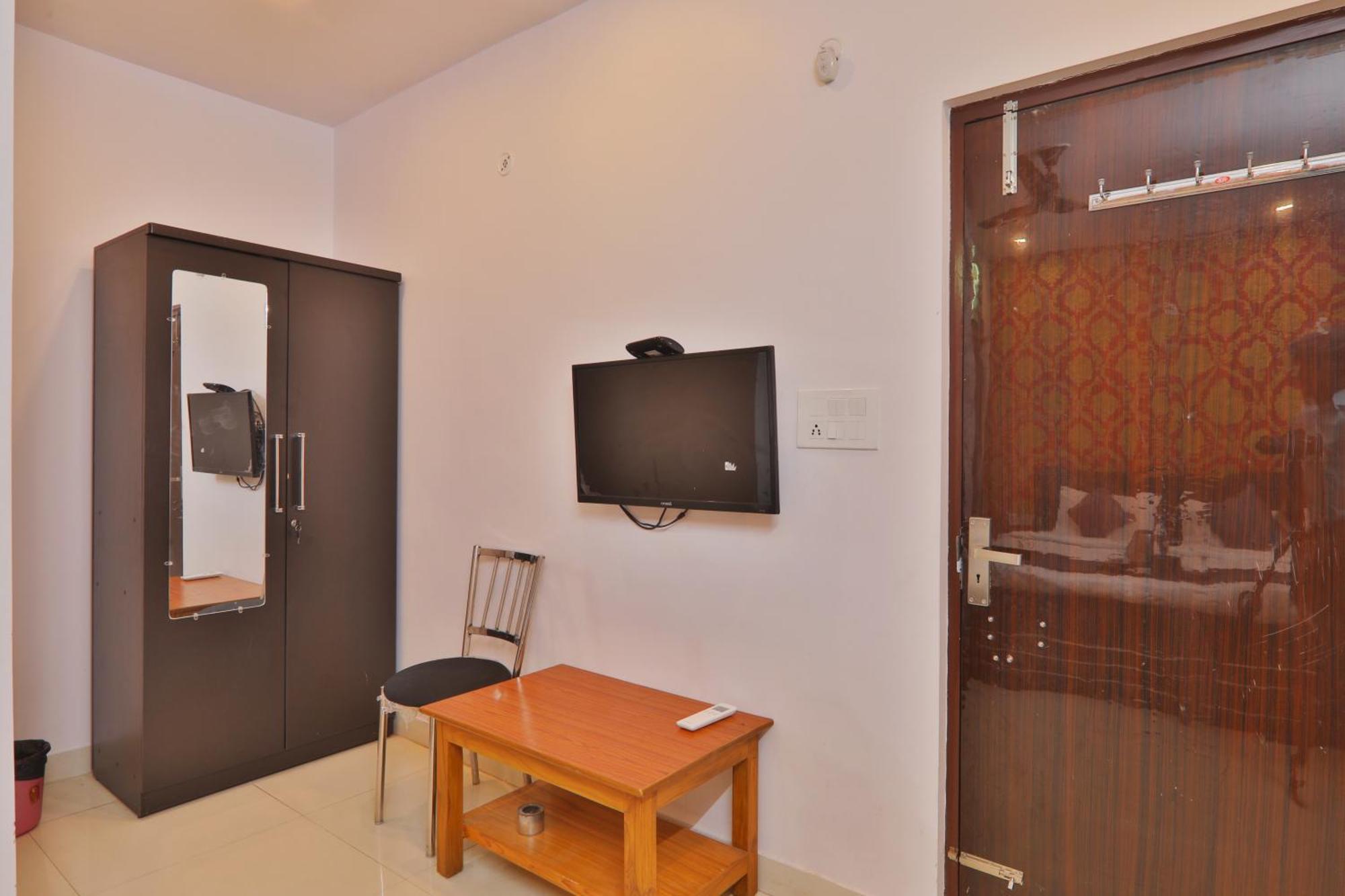 Divine Glory Hotel Lucknow Esterno foto