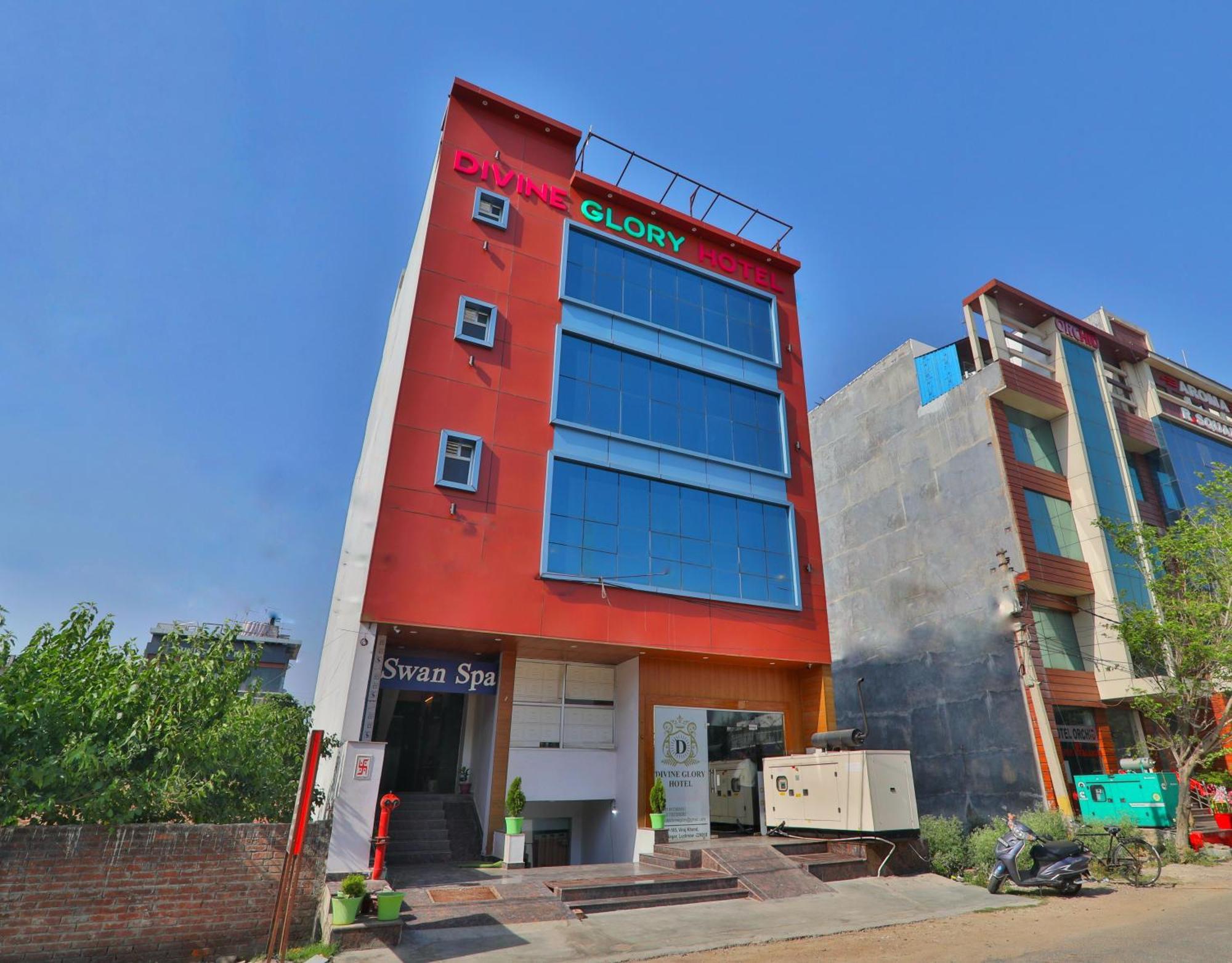 Divine Glory Hotel Lucknow Esterno foto