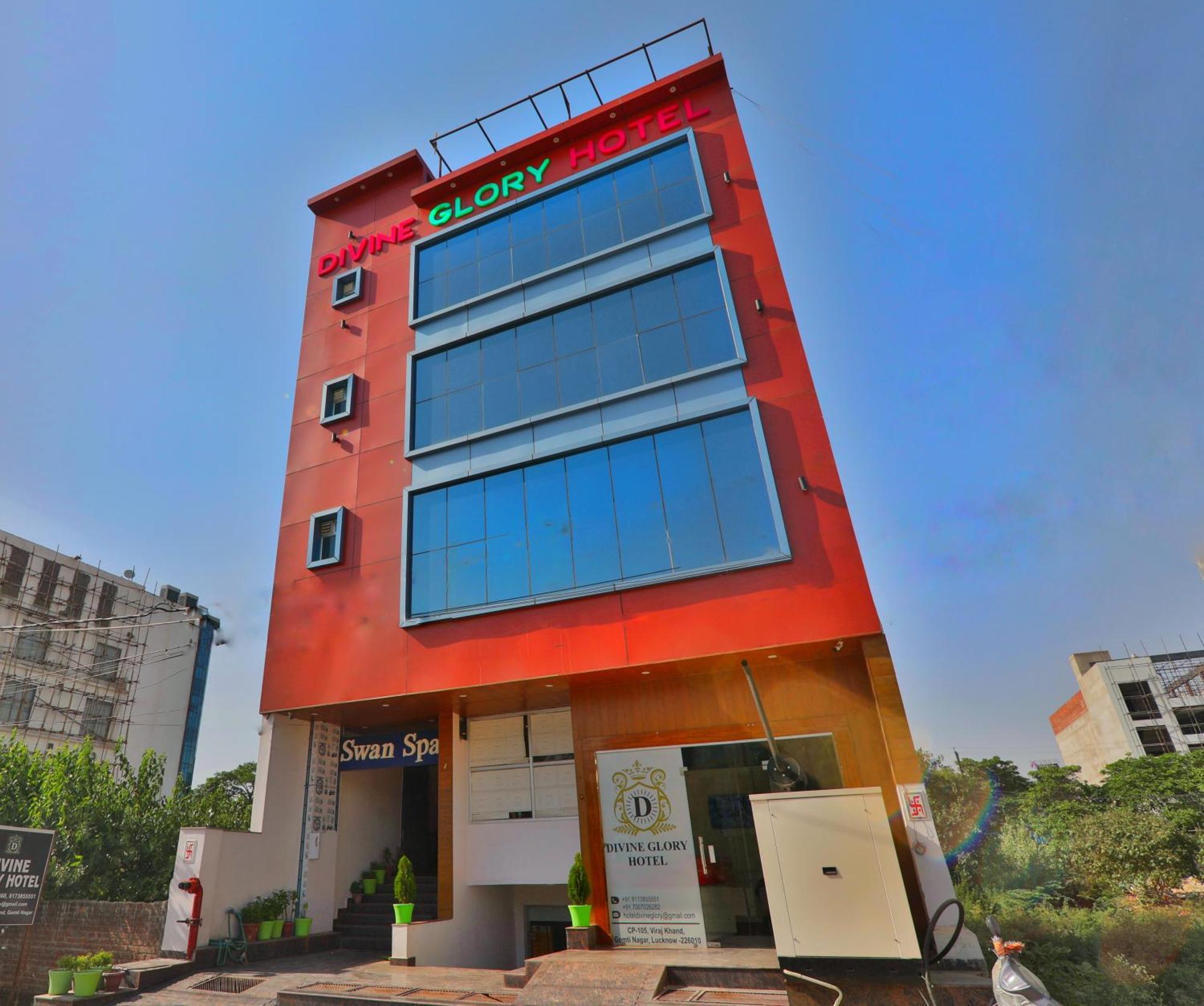 Divine Glory Hotel Lucknow Esterno foto